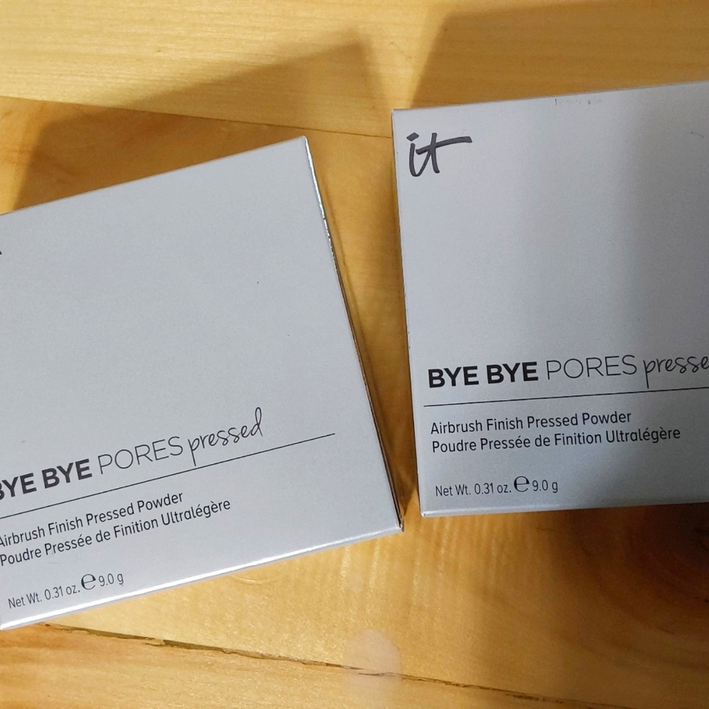 2 NIB IT Cosmetics Bye Bye Pores Pressed Powder Transluscent